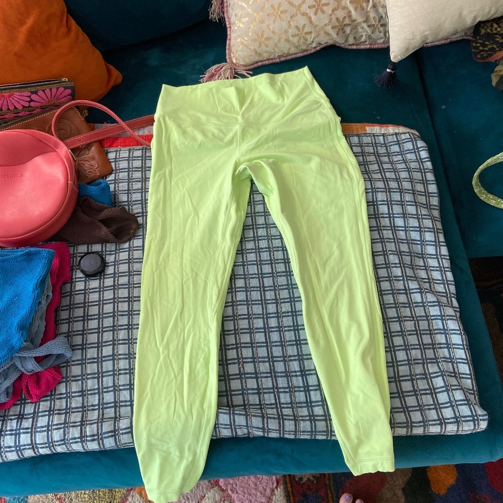Lululemon High Rise 28"